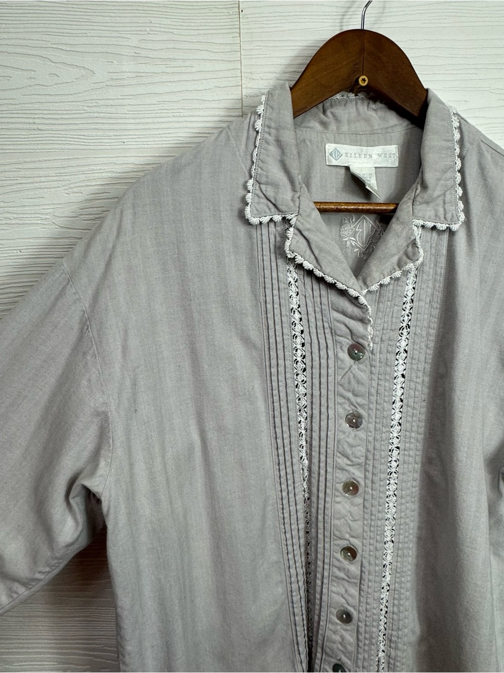 Eileen West Gray Button-Front  Cotton Lace-Trim Sleep Top Medium - Picture 4 of 9